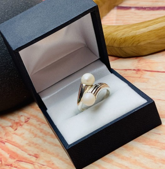 925 Sterling Silver Pearls Ring Size 7