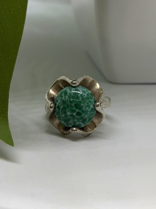 Vintage 925 Sterling Silver Green Peking Glass Stone Ring Size 6