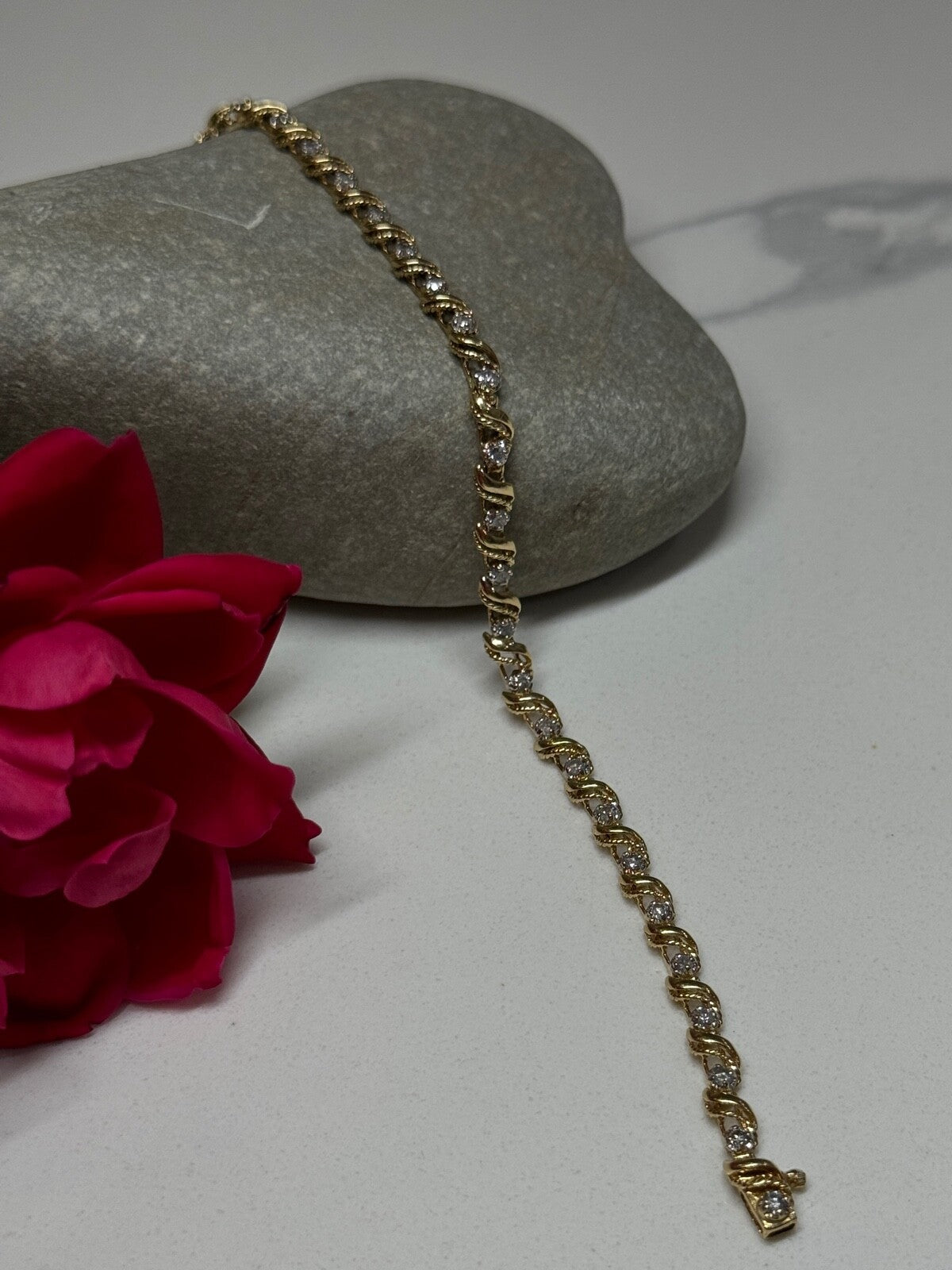 14K Yellow Gold Elegant Bracelet Diamonds Length 7 Inch