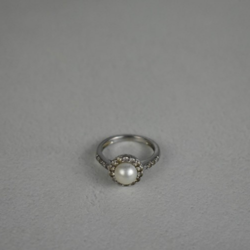 925 Sterling Silver Pearl & Colorless Spinel Ring Size 7
