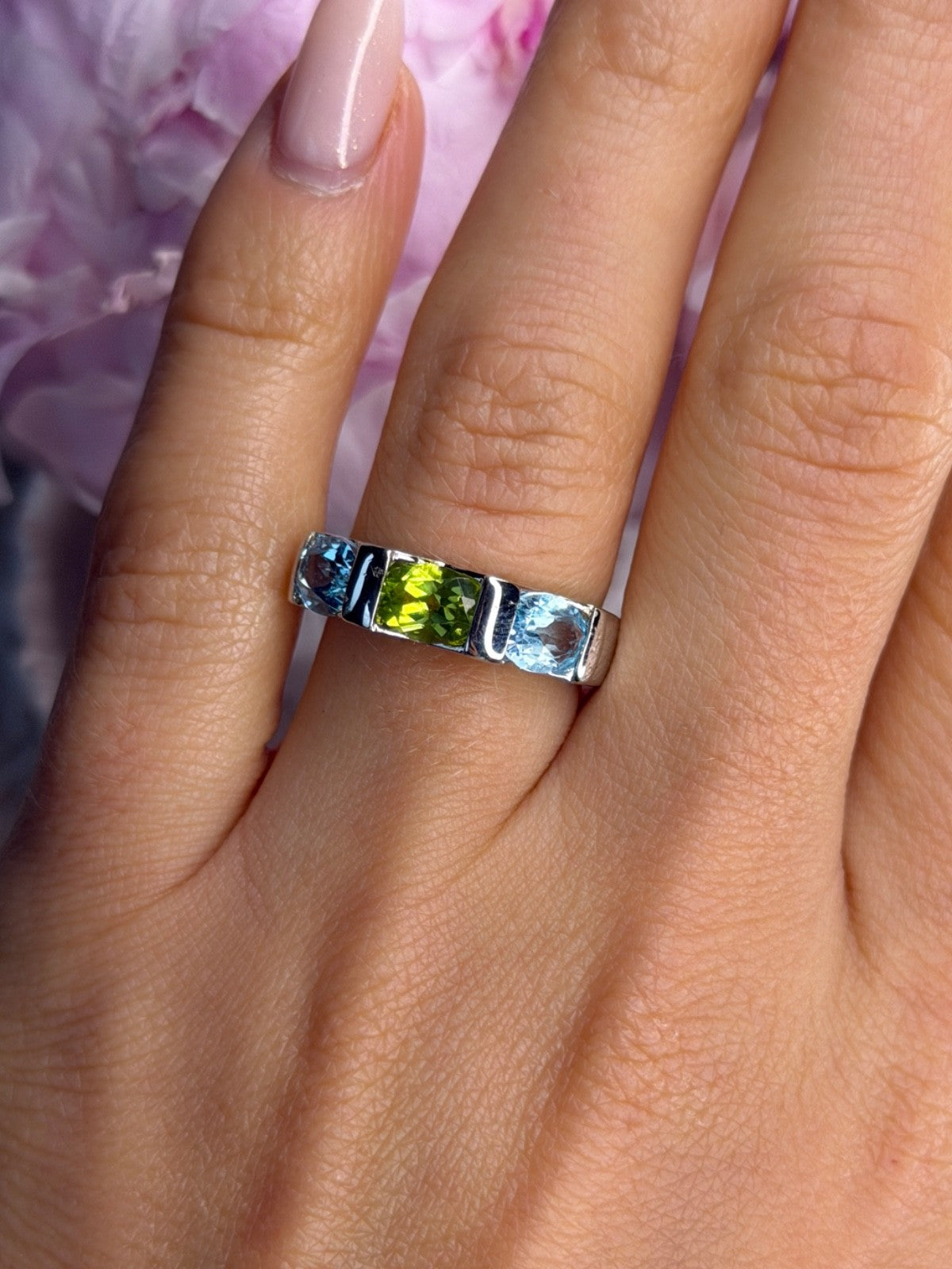 925 Sterling Silver Topaz & Peridot Ring Size 7