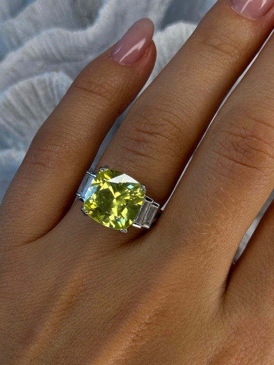 Shiny 925 Sterling Silver Cz Ring Size 7
