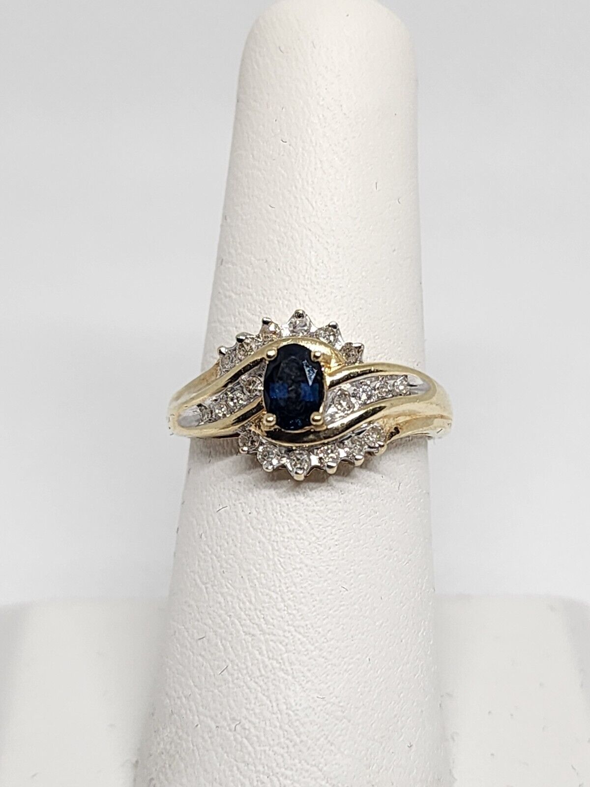 10K YELLOW GOLD  BLUE & WHITE SAPPHIRE RING SIZE 6