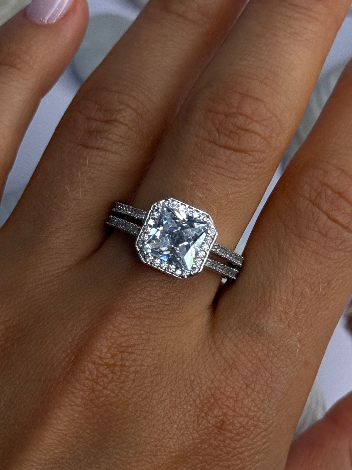 Shiny 925 Sterling Silver Cz Ring Size 10