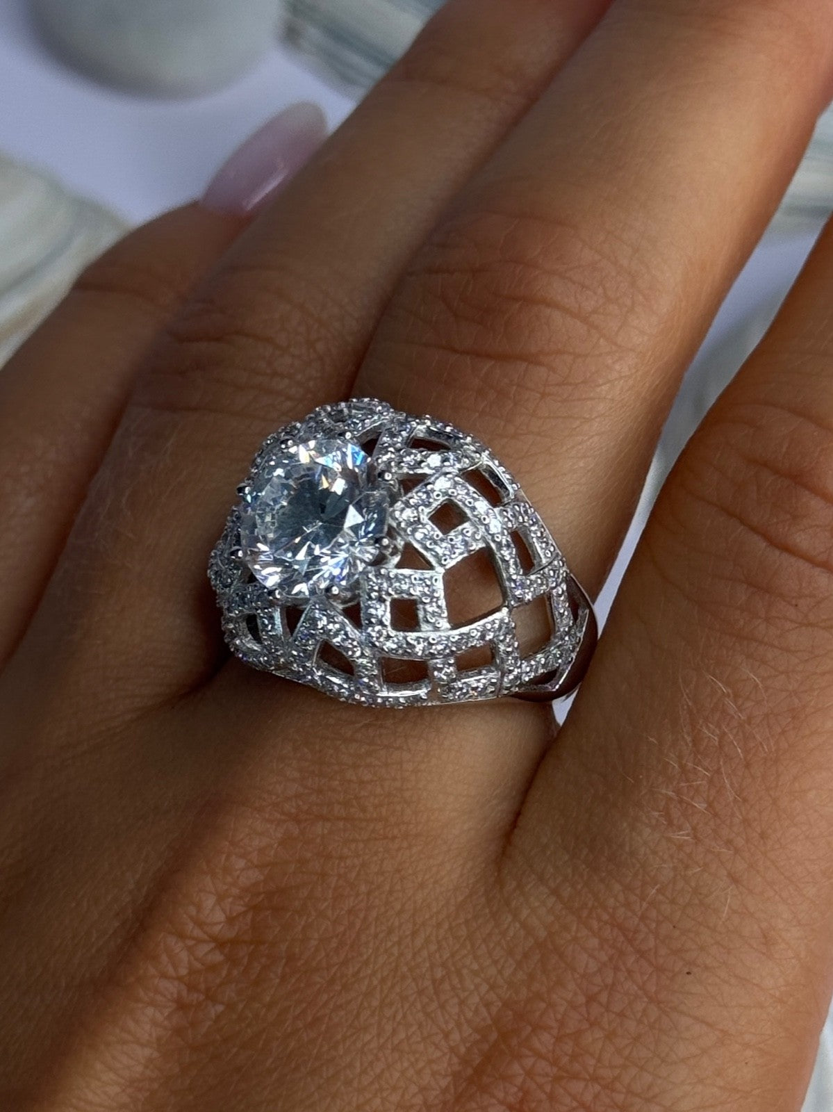 Shiny 925 Sterling Silver Cz Ring Size 9