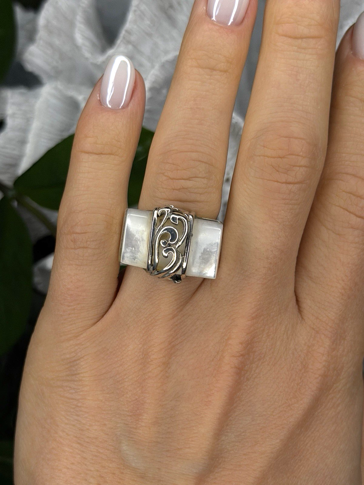 925 Sterling Silver White Abalone Mother of Pearl Ring Size 7