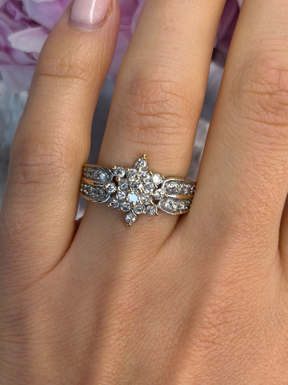 10K Yellow & White Gold Diamond Flower 1.36 ct Ring Size 7