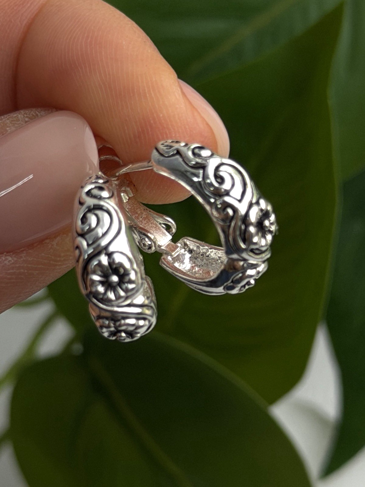 Vintage Floral Hoop Engraved Boho Western 925 Sterling Silver Earrings