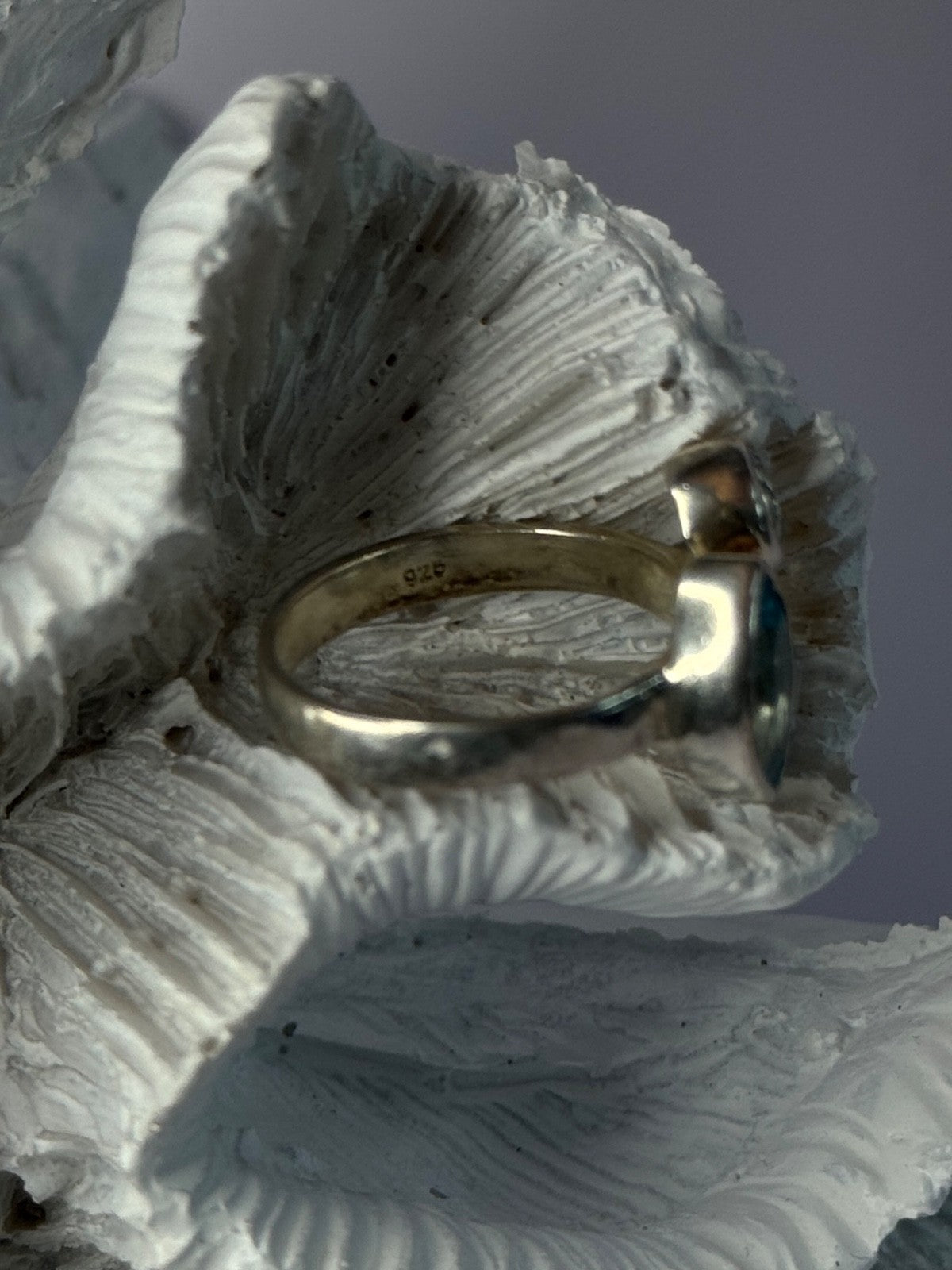 925 Sterling Silver Blue Topaz Ring Size 7