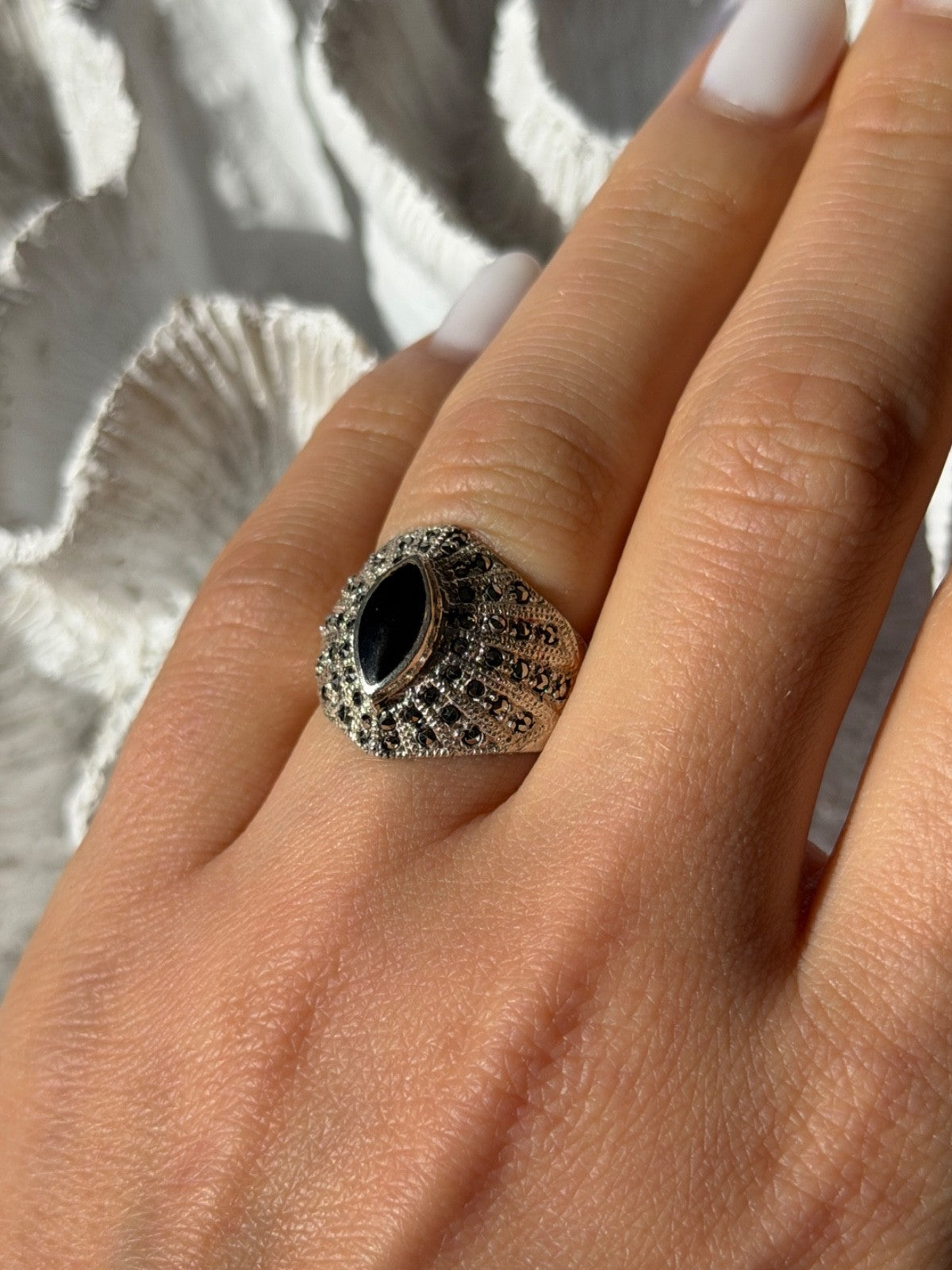 925 Sterling Silver Onyx & Marcasite Ring Size 6.5