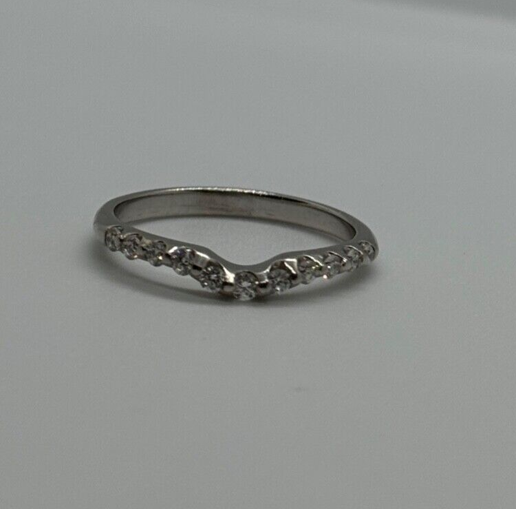 18K White Gold Diamonds Ring Size 6
