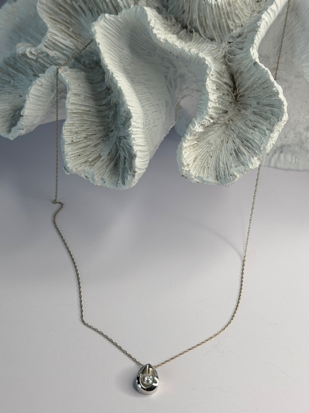 Elegant 14K White Gold Diamond 0.25 ct Necklace