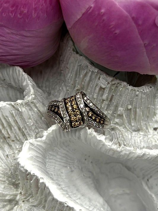 10K White Gold Chocolate Brown & White Diamonds Ring Size 7