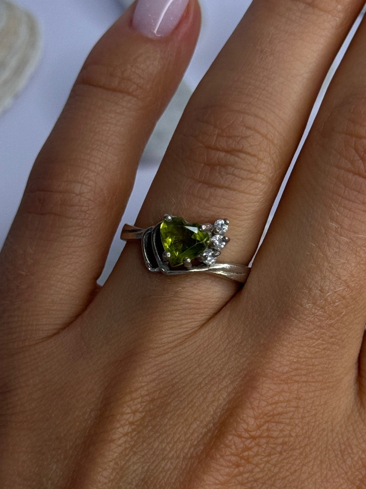 925 Sterling Silver Peridot Heart & Beryl Ring Size 8