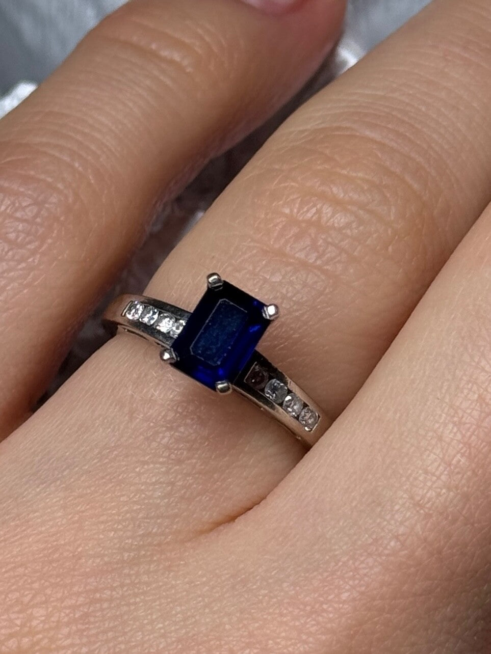 14K White Gold Sapphire & Diamonds Ring Size 5.5