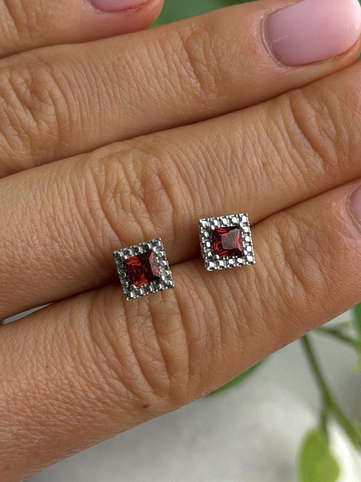 Lovely 10K White Gold Stud Red Garnet Earrings