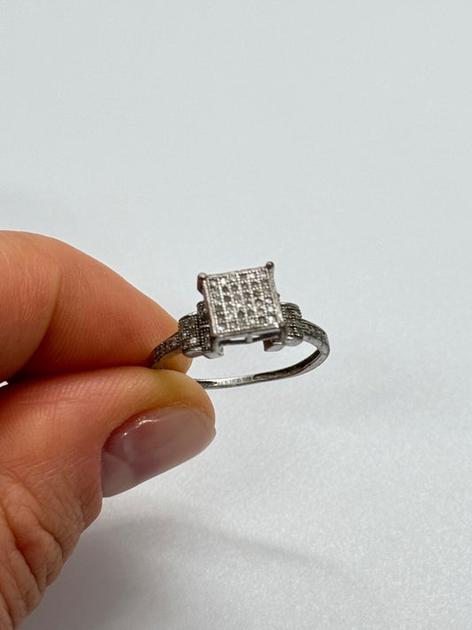 925 Sterling Silver CZ Ring Size 6