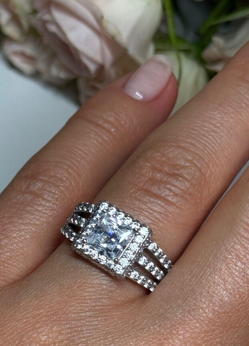 925 Sterling Silver CZ Ring Size 6