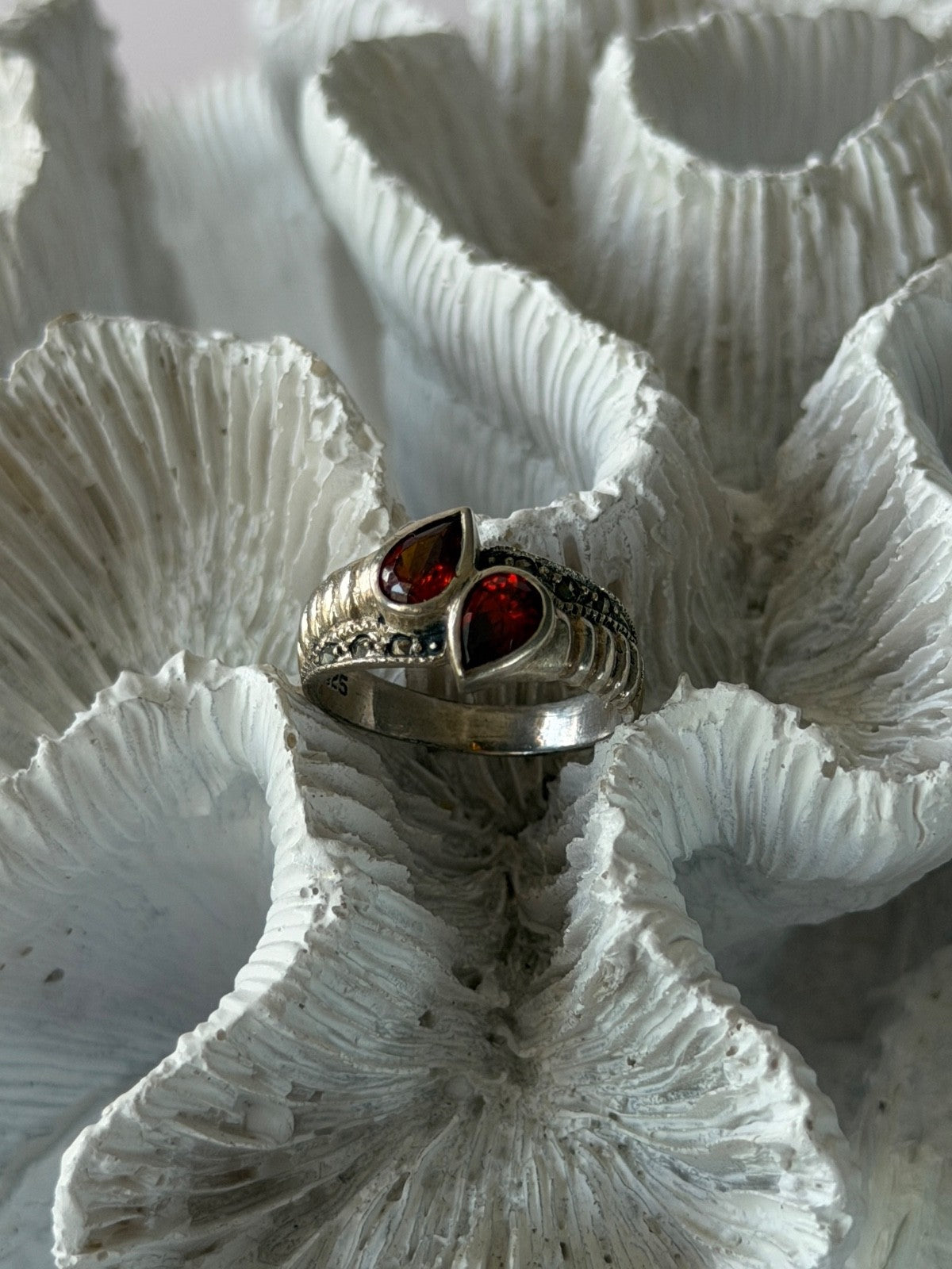 Vintage 925 Sterling Silver Garnet & Marcasite Ring Size 6