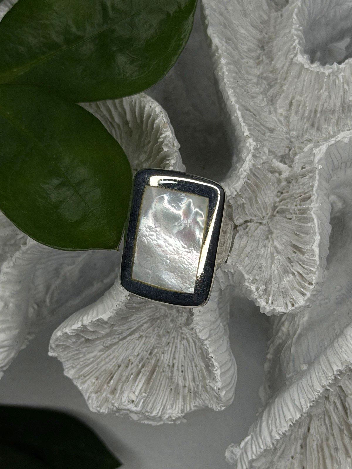 Elegant 925 Sterling Silver White Abalone Mother of Pearl Ring Size 7