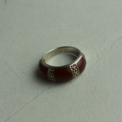 925 Sterling Silver Burgundy Coral & Marcasites Ring Size 7