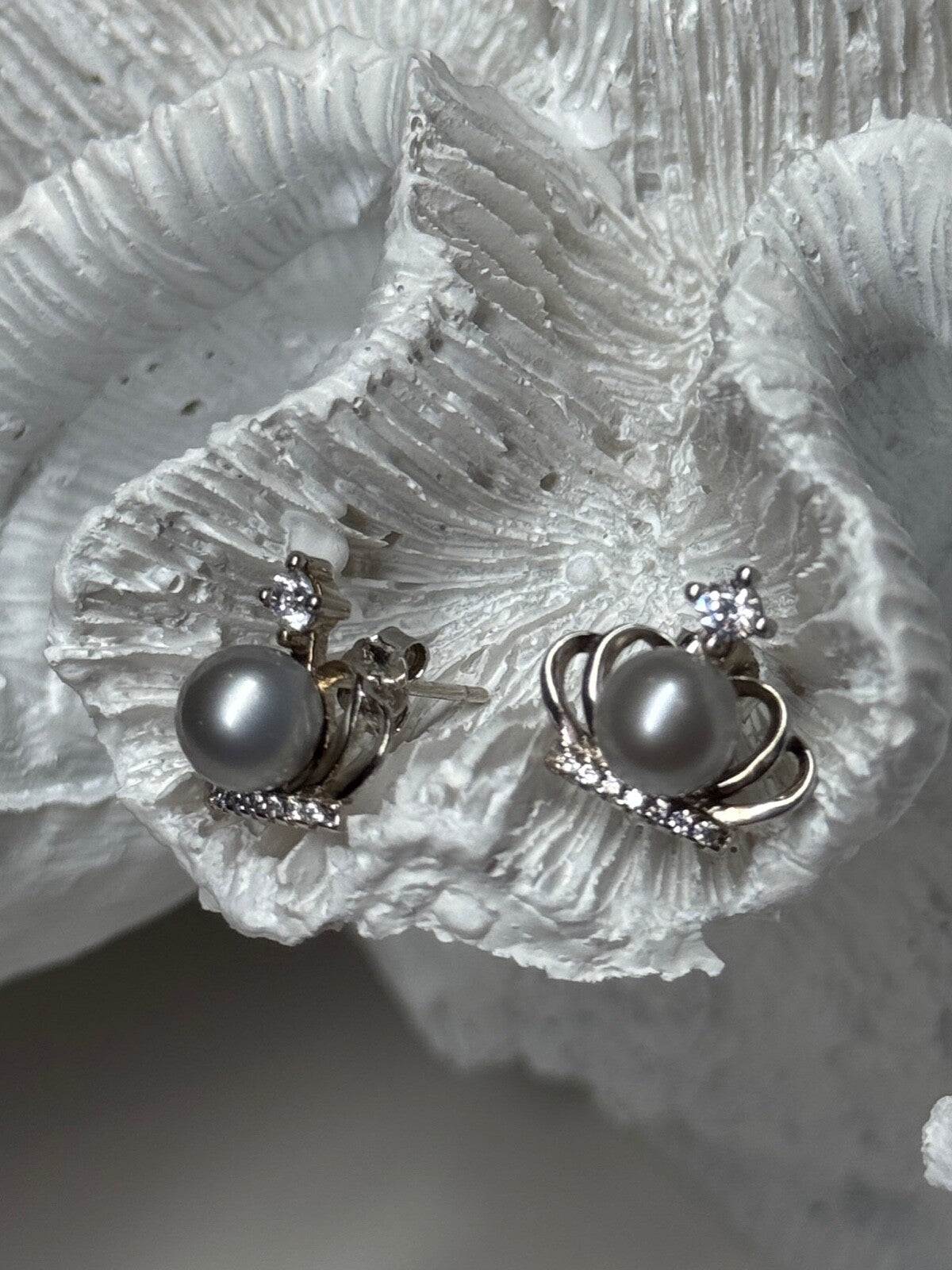 925 Sterling Silver Pearl Crown Earrings Length 0.5 Inch
