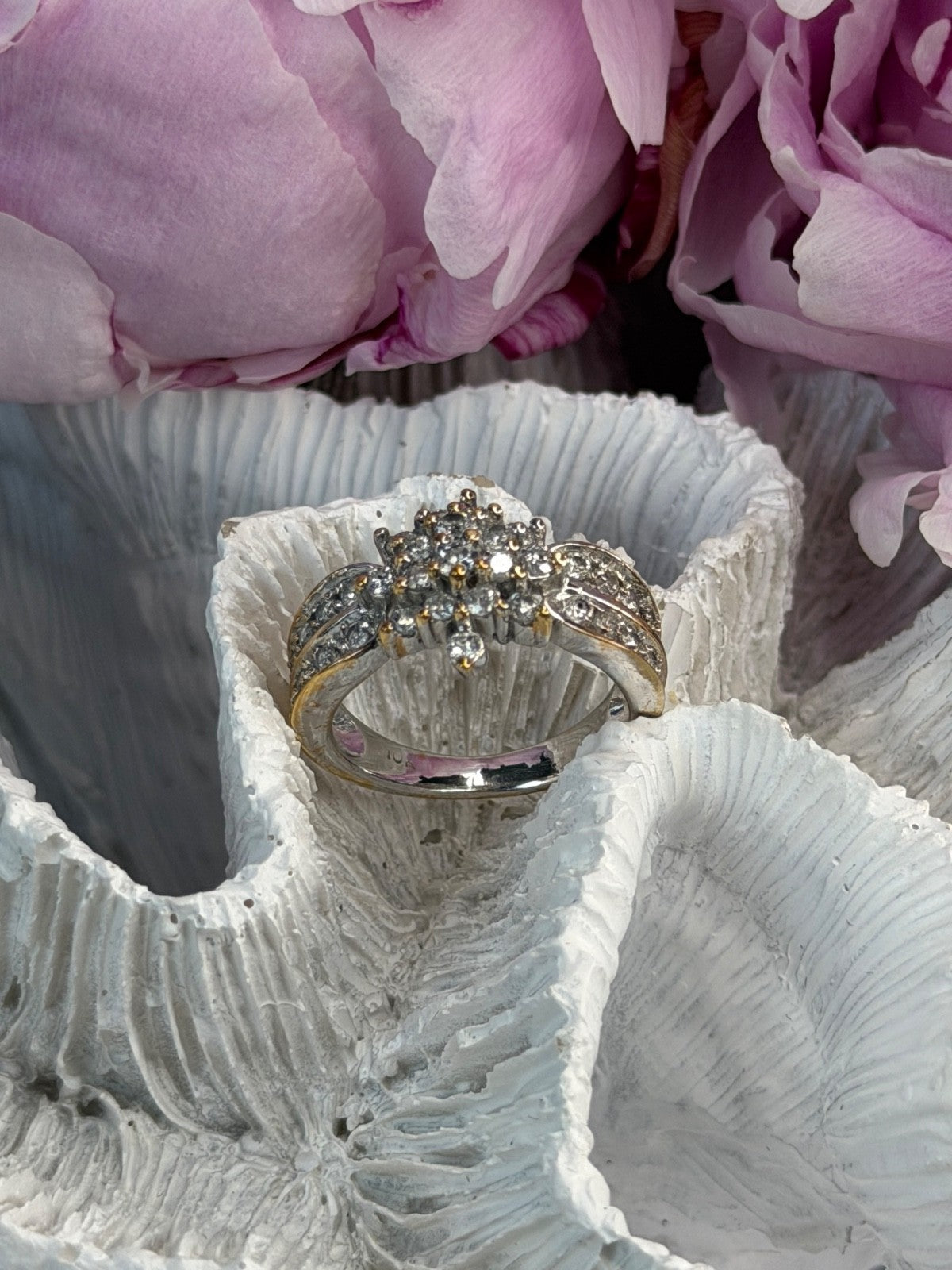 10K Yellow & White Gold Diamond Flower 1.36 ct Ring Size 7