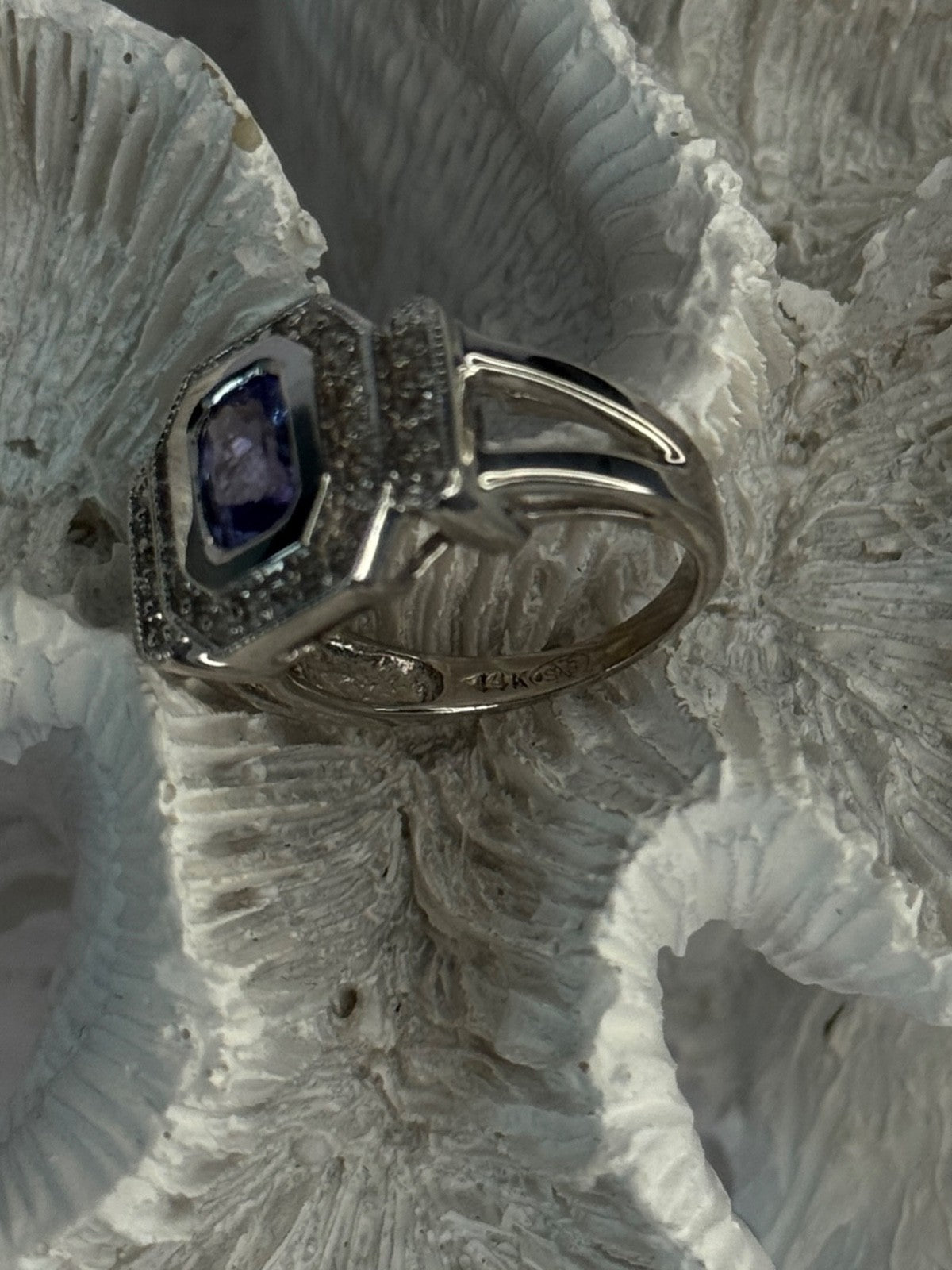 14K White Gold Tanzanite & Diamond Ring Size 6