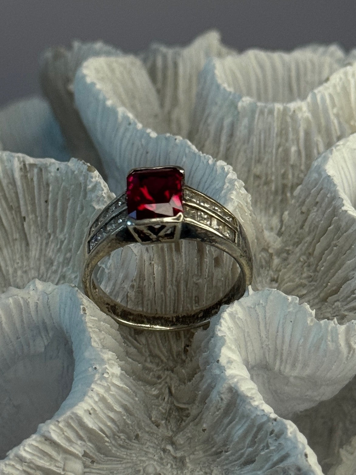 925 Sterling Silver Ruby & Beryl Ring Size 10