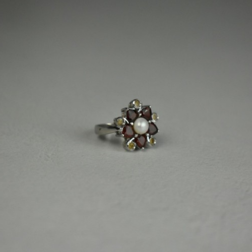 925 Sterling Silver Pearl, Almandine & Heliodor "Flower" Ring Size 6.5