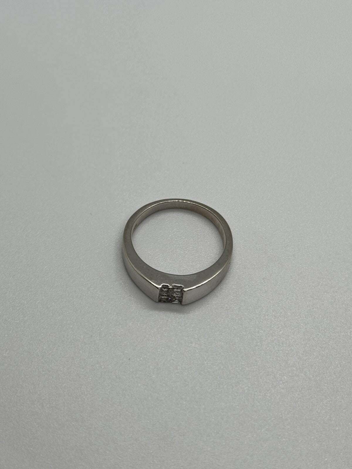 14K White Gold Diamonds Ring Size 7