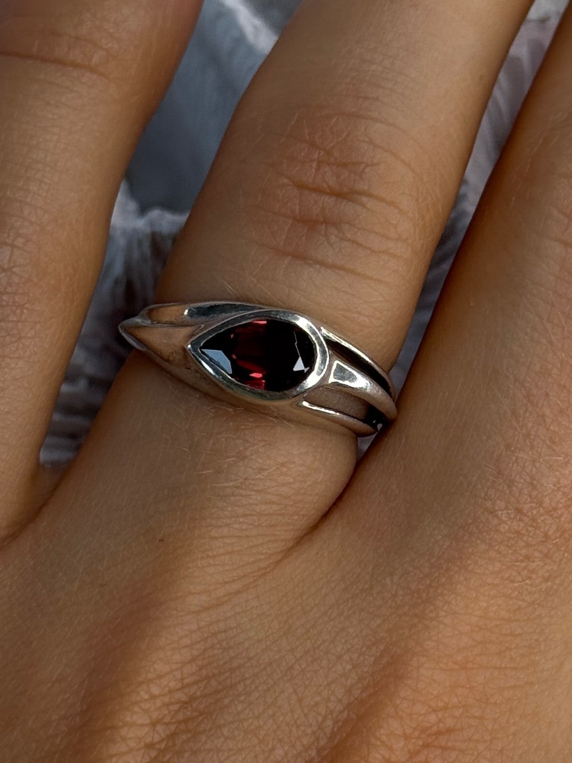 Kabana 925 Sterling Silver Garnet Ring Size 7