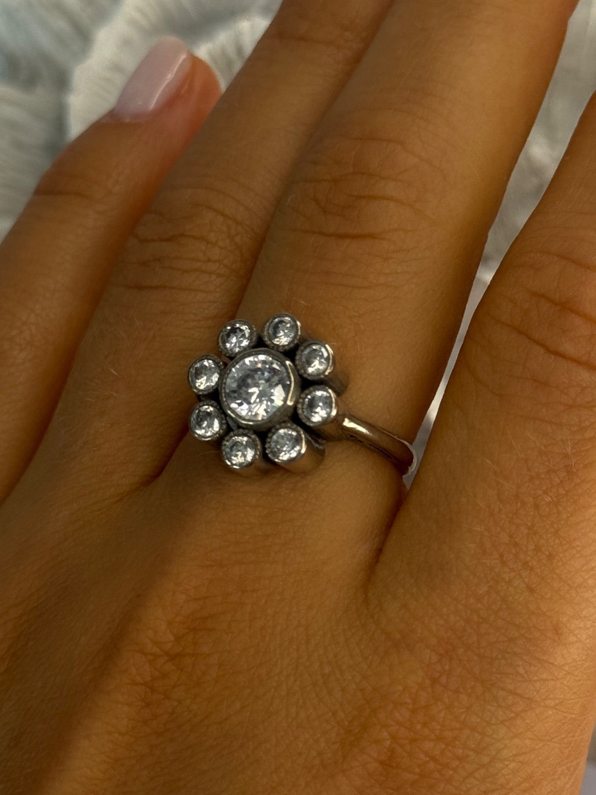 925 Sterling Silver CZ Flower Ring Size 9