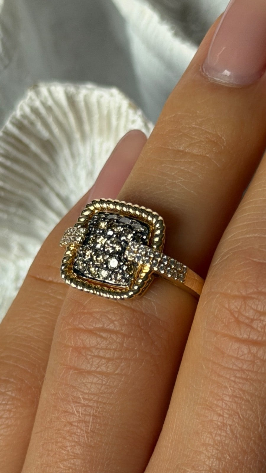 14K Yellow Gold Chocolate 1 ct & White 0.12 ct Diamond Ring Size 5.5