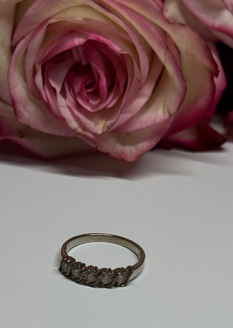 925 Sterling Silver CZ Ring Size 7