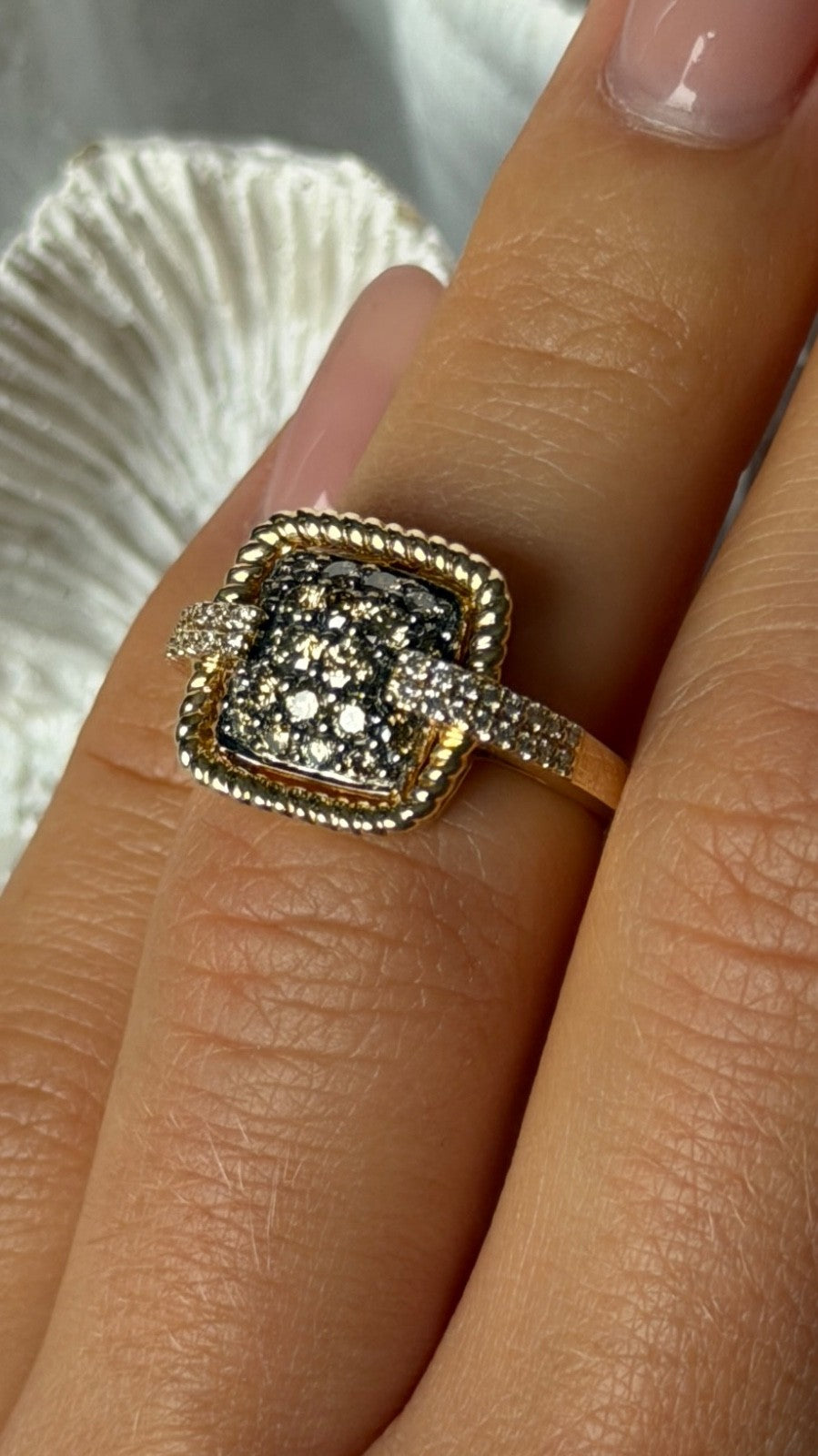 14K Yellow Gold Chocolate 1 ct & White 0.12 ct Diamond Ring Size 5.5
