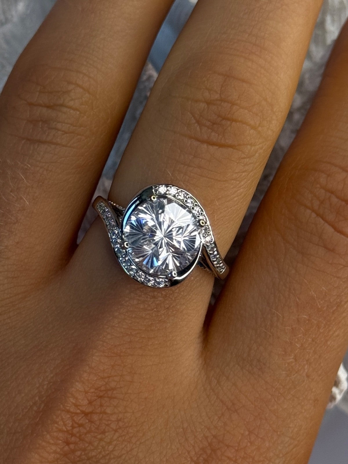 Shiny 925 Sterling Silver Cz Ring Size 8