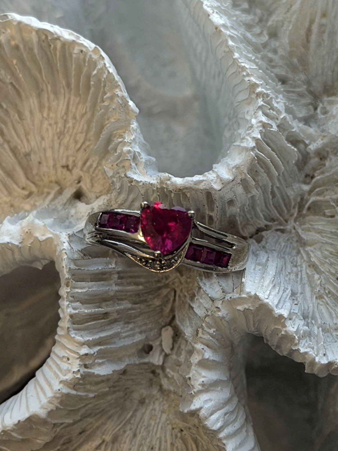 925 Sterling Silver Pink Topaz Heart Ring Size 7