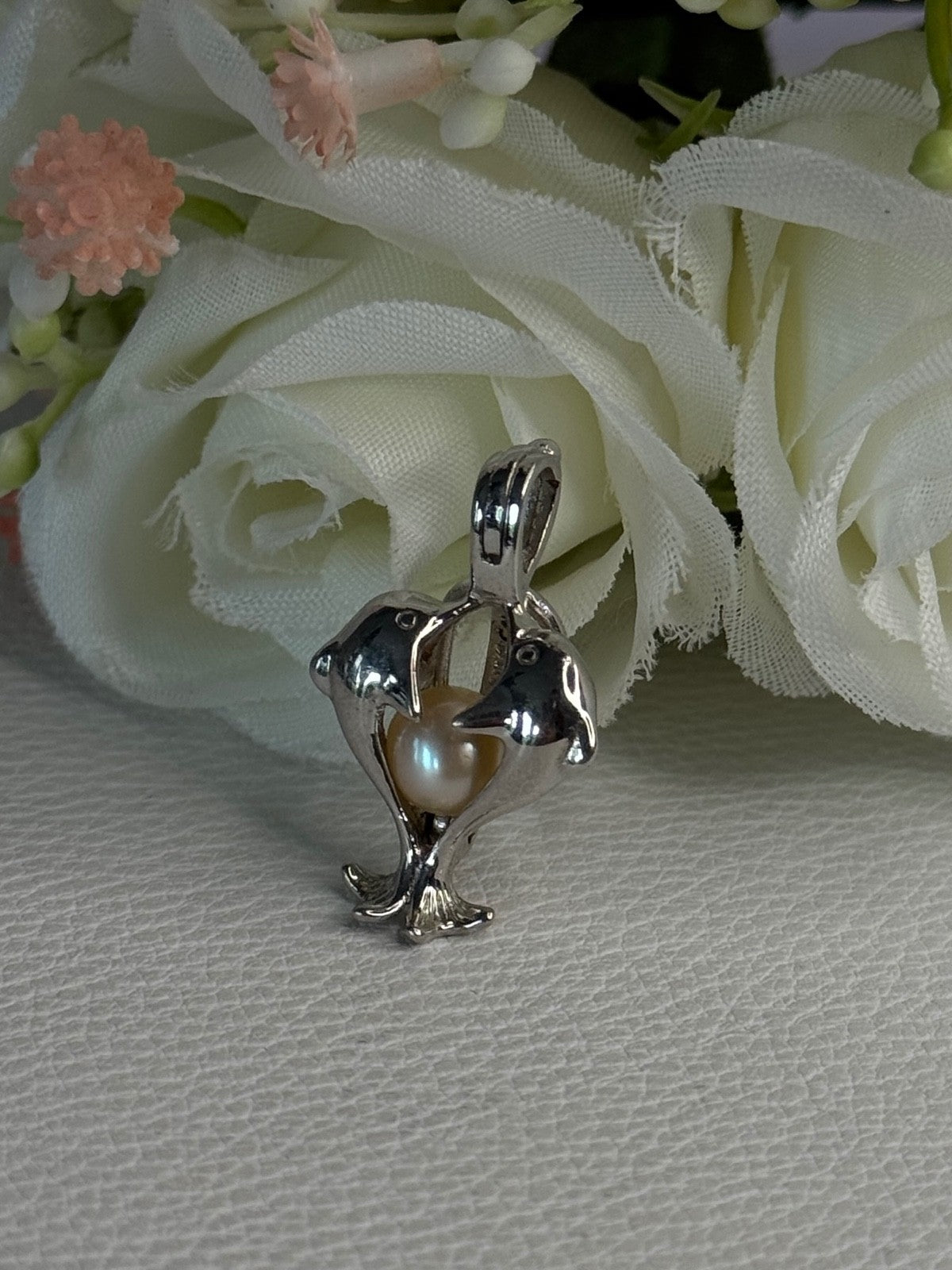 925 Sterling Silver Pearl Dolphins Pendant Length 1 Inch