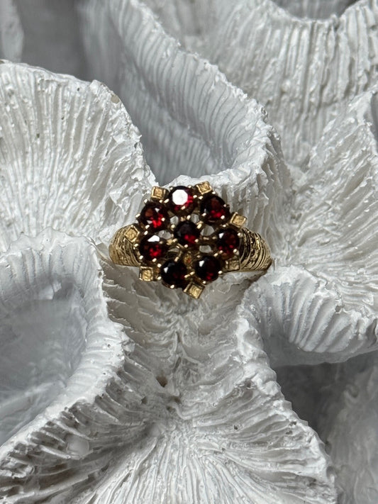 14K Yellow Gold Ring Garnet Flower Size 5