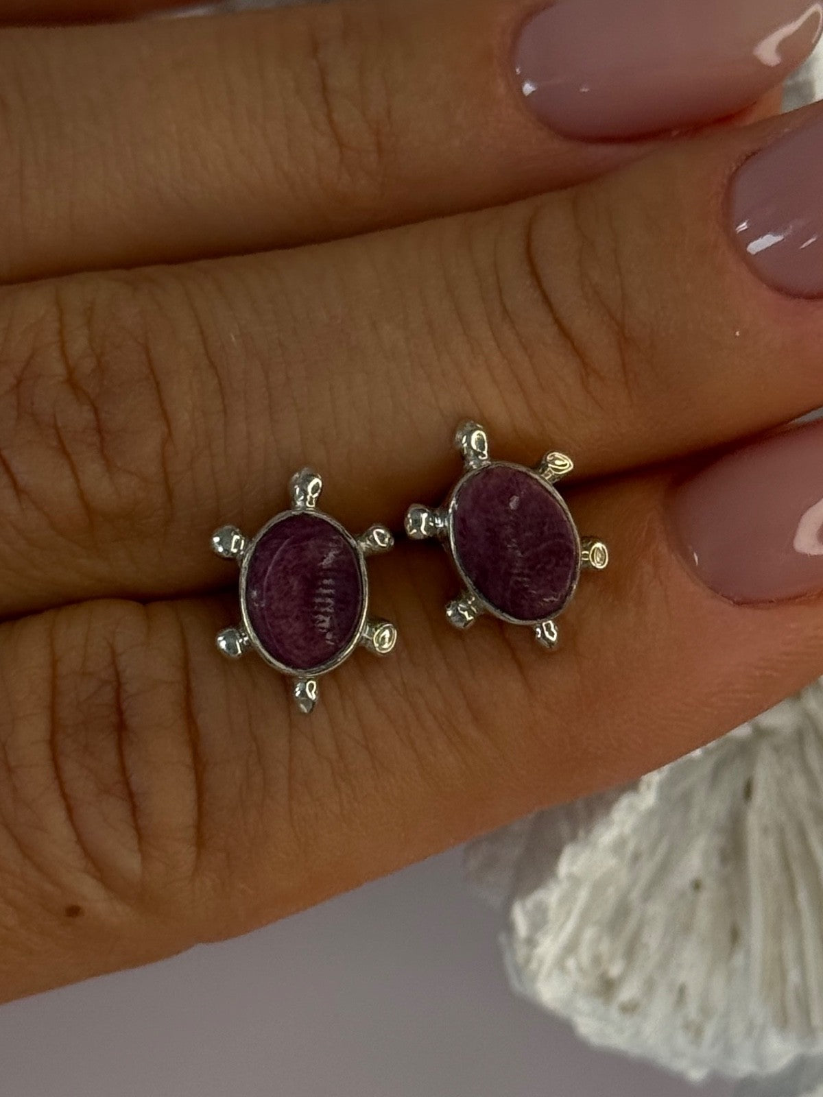 925 Sterling Silver Turtle Agate Earrings Length 0.50 Inch