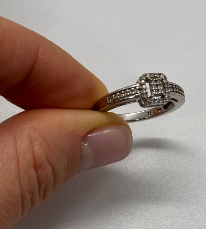 925 Sterling Silver White Sapphire Ring Size 6