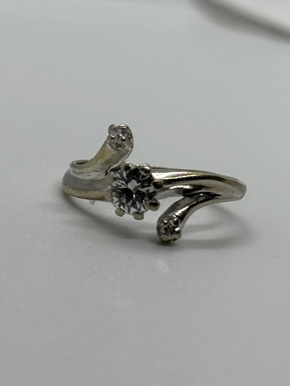 14K White Gold Diamonds Ring Size 5.5