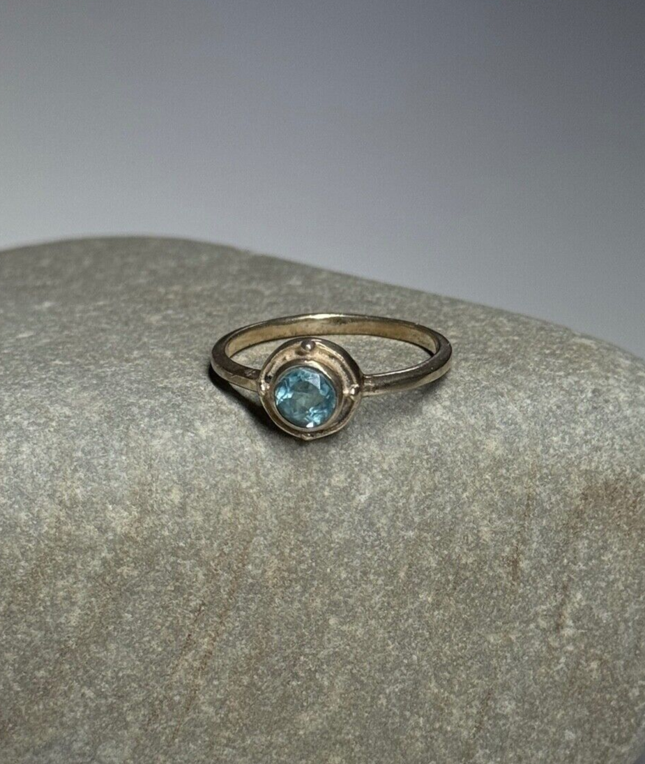 925 Sterling Silver Blue Topaz Ring Size 7.5