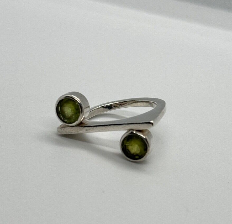 925 Sterling Silver Peridot Ring Size 5.5