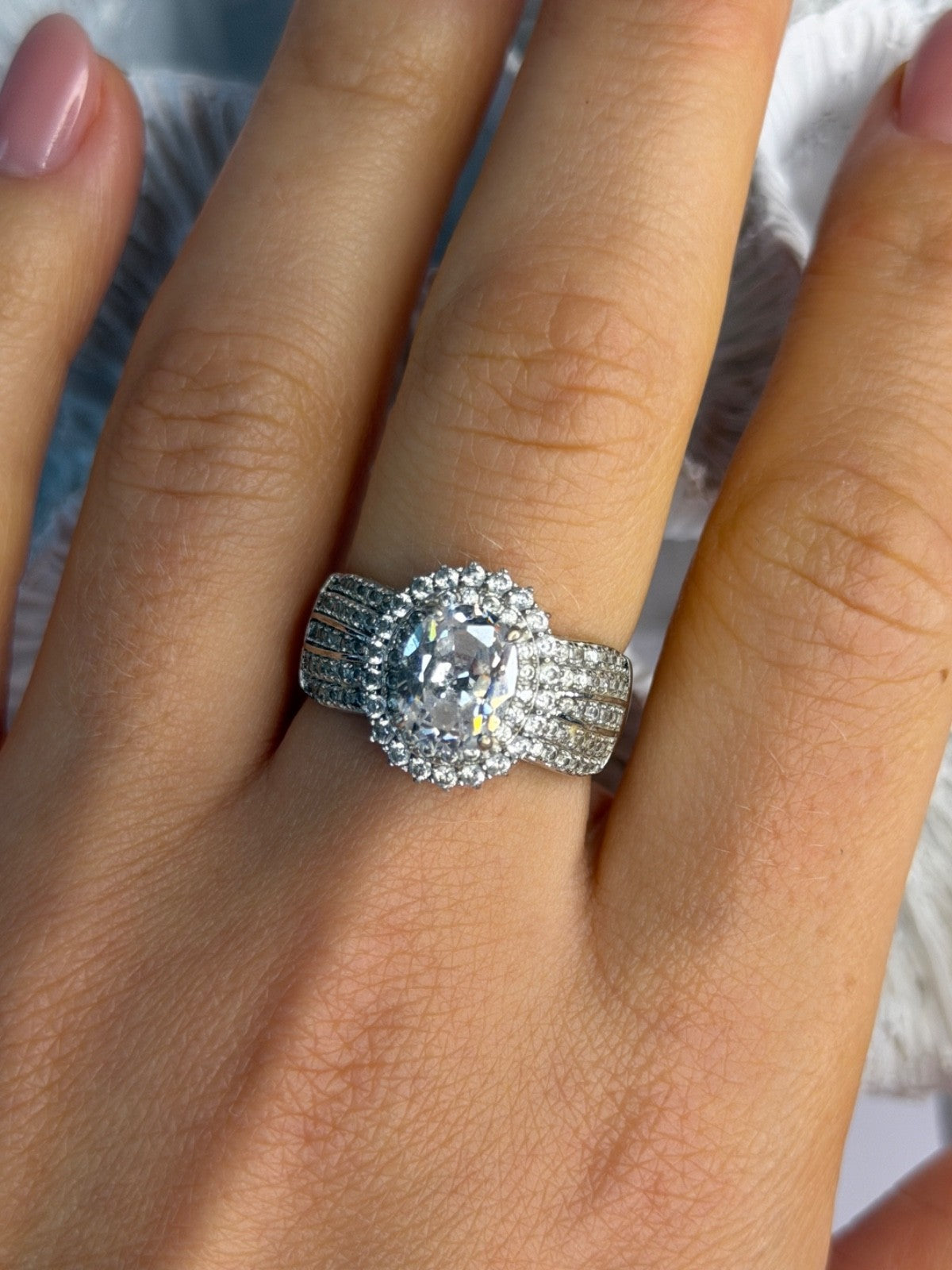 Beautiful 925 Sterling Silver Cz Ring Size 8
