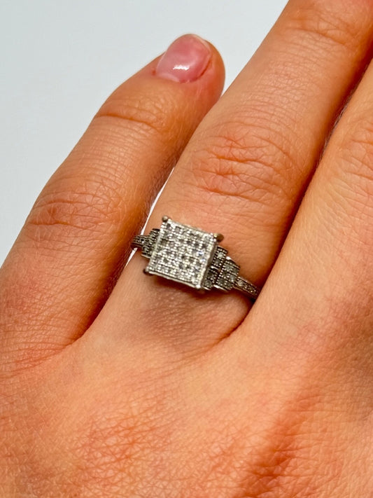 925 Sterling Silver CZ Ring Size 6