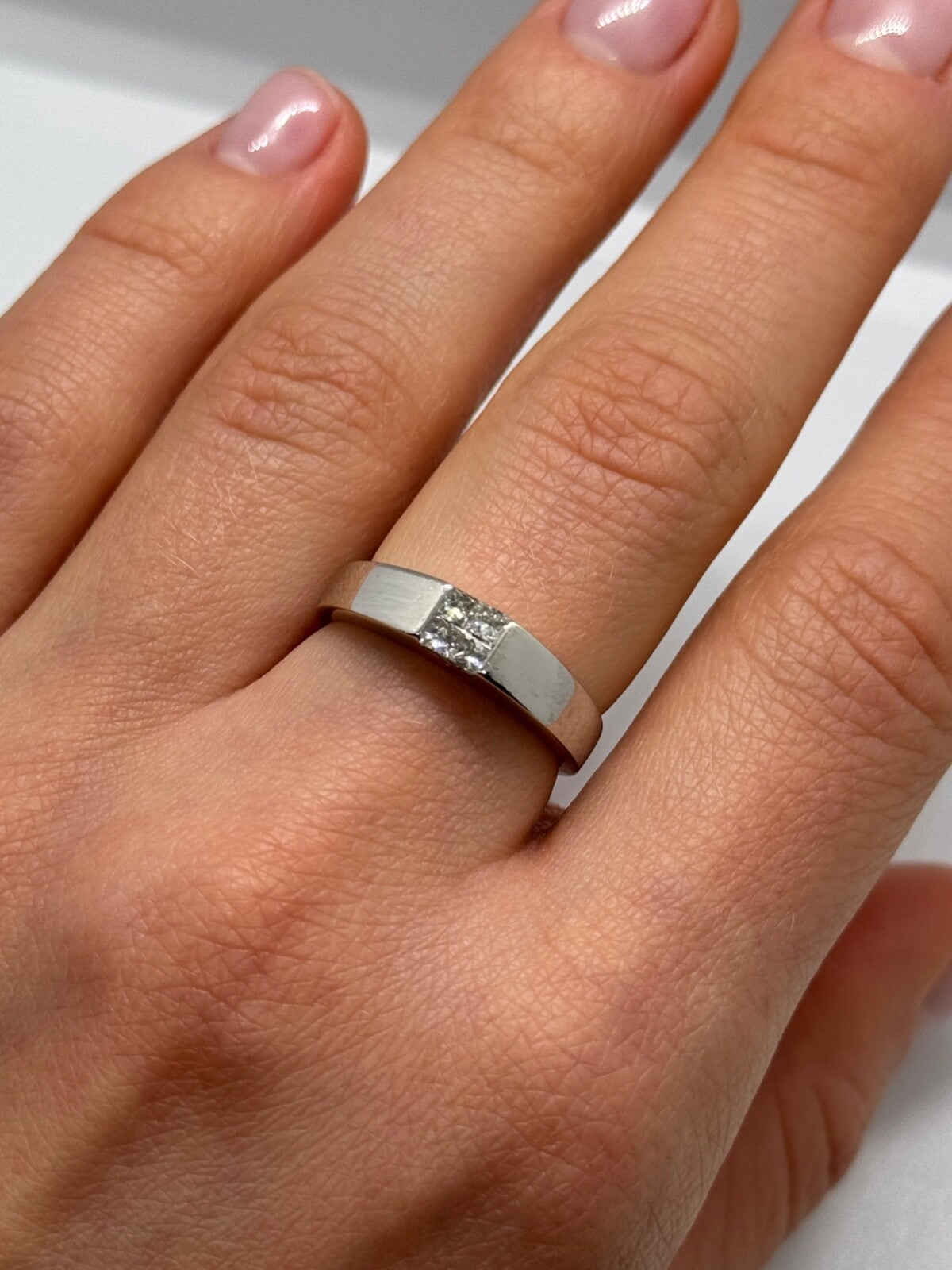 14K White Gold Diamonds Ring Size 7