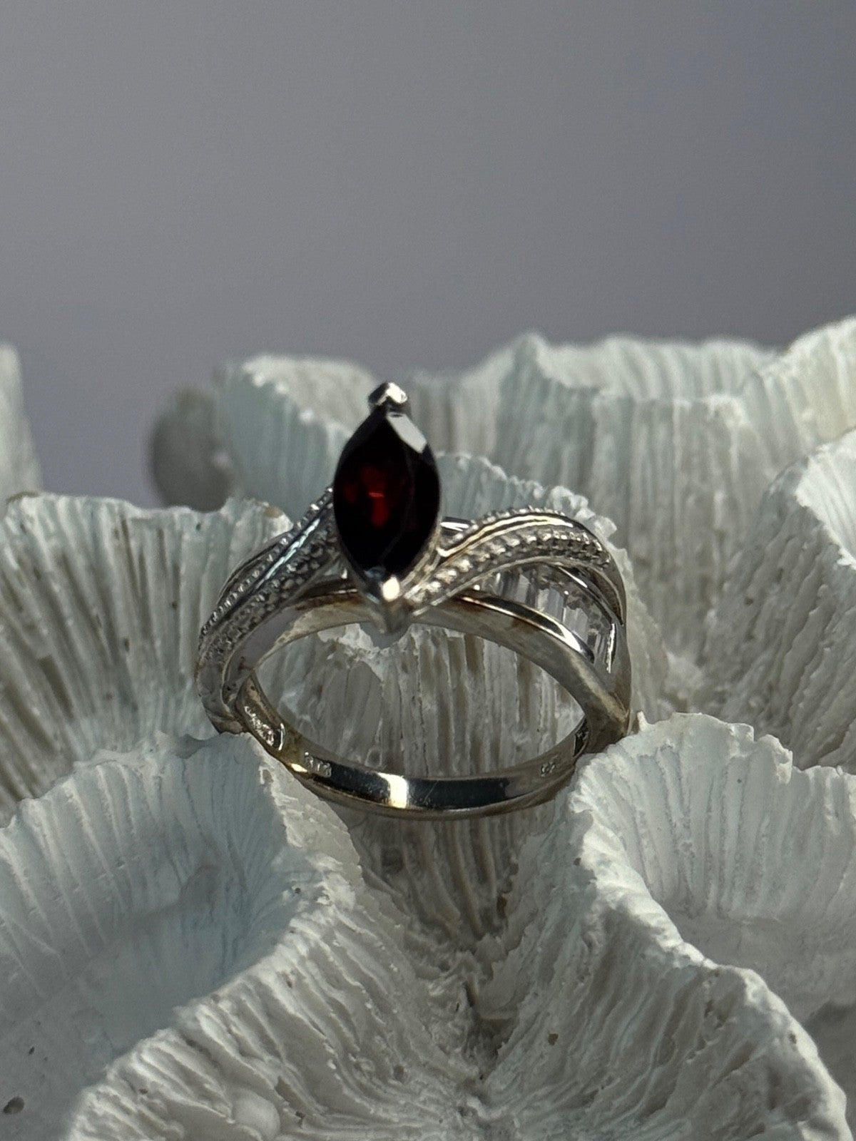 925 Sterling Silver Garnet & Beryl Ring Size 10