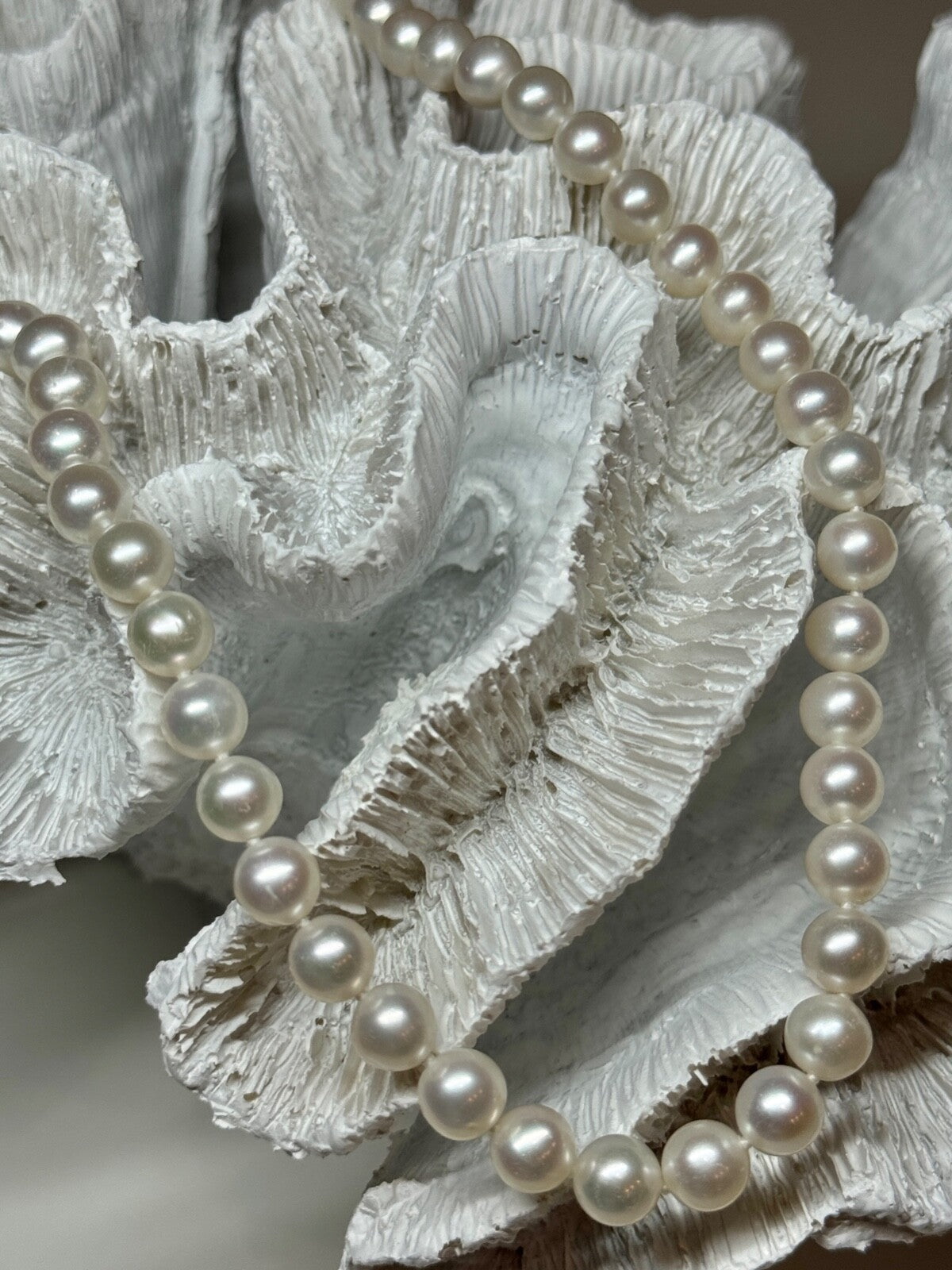 14K White Gold Clasp Fresh Water Pearl Necklace 18 Inch